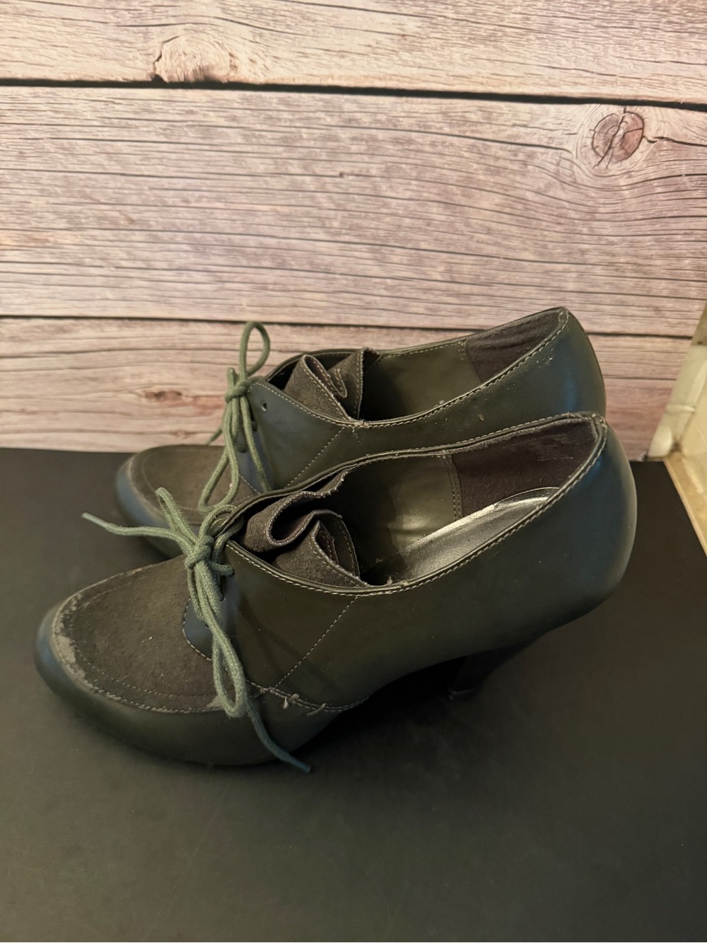 attention black Lace-Up Heeled Oxfords